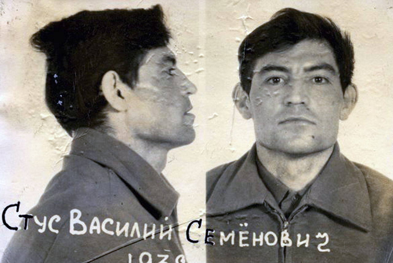 Wasyl Stus. Foto z archiwum KGB. Źródło: Wikipedia