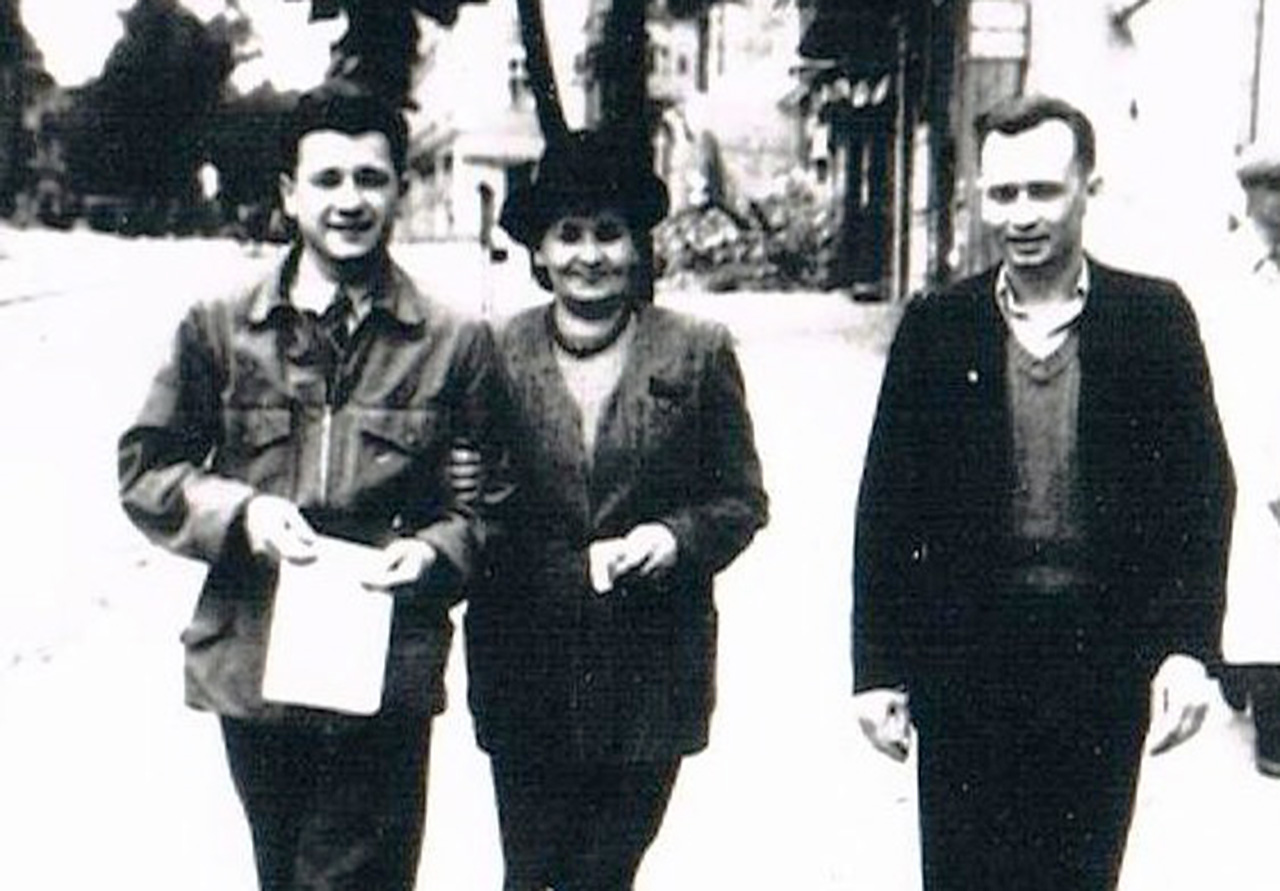 Borowski (od lewej) z matką Teofilą