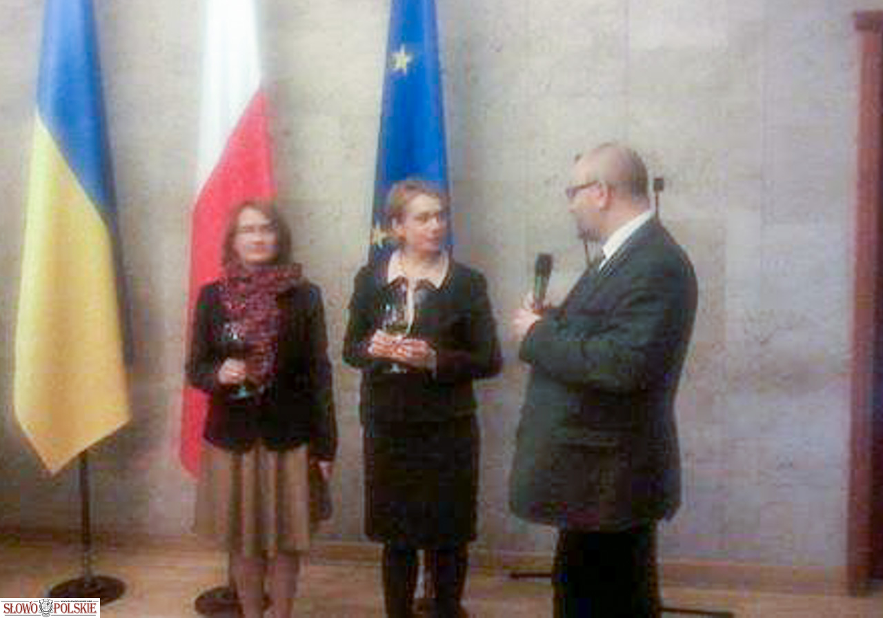 Od lewej - Emilia Jasiuk, Lilia Hryniewicz, Rafał Wolski