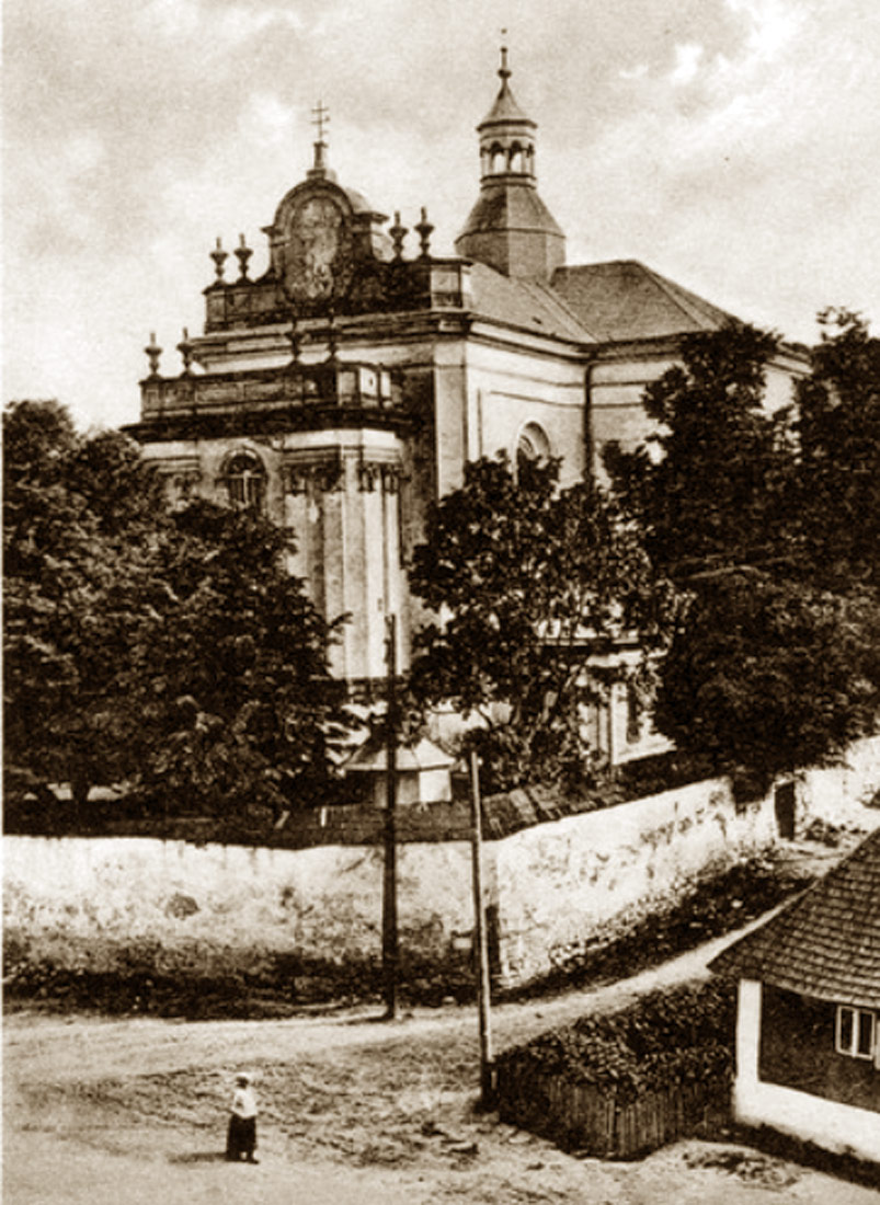Buczacz - Kościół Matki Bożej Szkaplerznej. Źródło - NAC