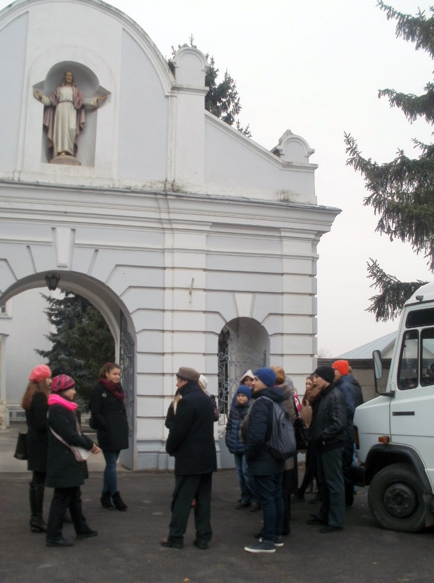 Przy kościele św. Floriana w Szarogrodzie