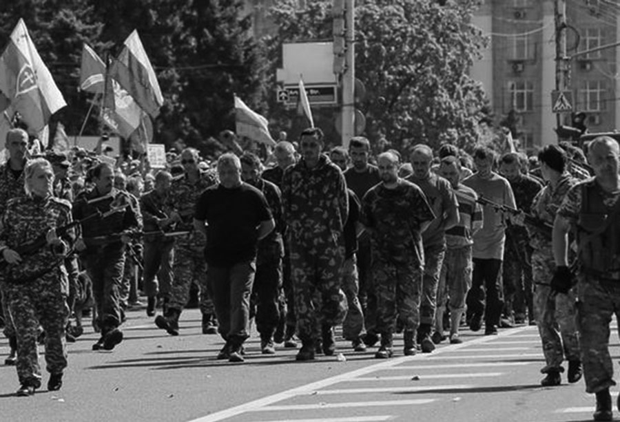 Parada jeńców wojennych, urządzona przez prorosyjskich separatystów 24 sierpnia 2014 r. w Doniecku