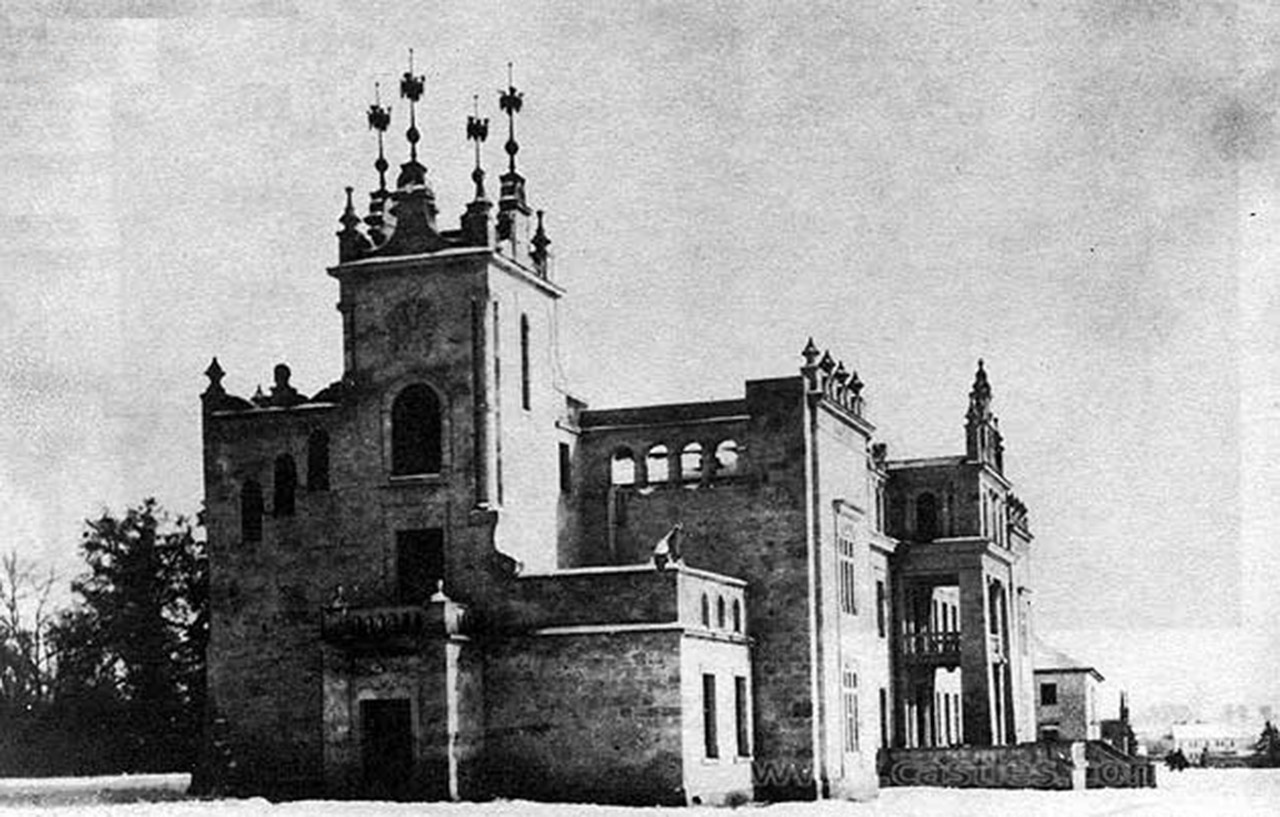 Tak kiedyś wyglądał pałac Raciborowskich w Makowie niedaleko Kamieńca Podolskiego. Maków kiedyś był w posiadaniu Jerzego Wołodyjowskiego. Źródło: www.castles.ua 