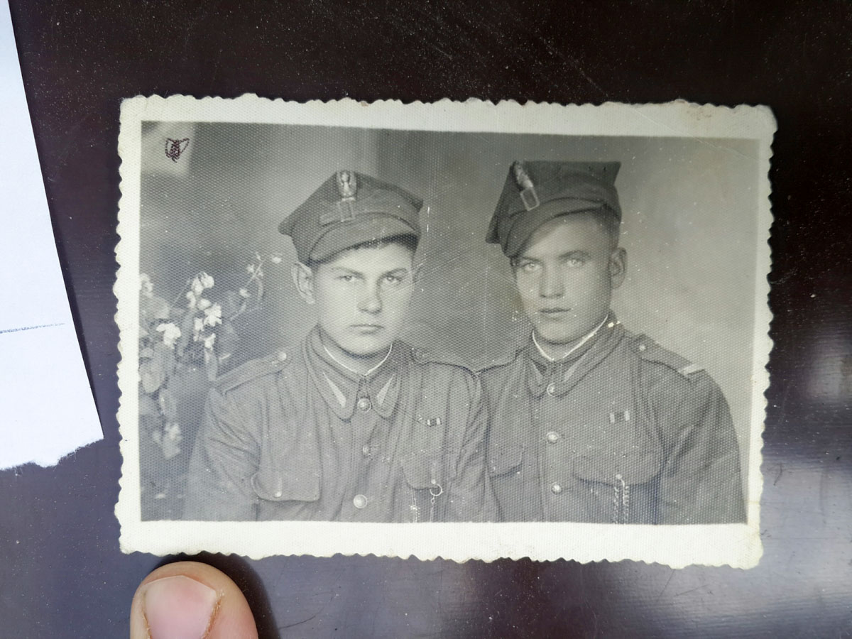 Od lewej - Marian Gołębiowski, Polak z Koziatynia w Wojsku Polskim