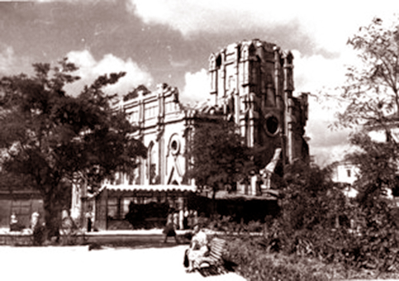 Zdjęcie pochodzi z 1958 roku, kiedy kościół jeszcze stał w ruinach po II wojnie światowej. Źródło: koleco.info