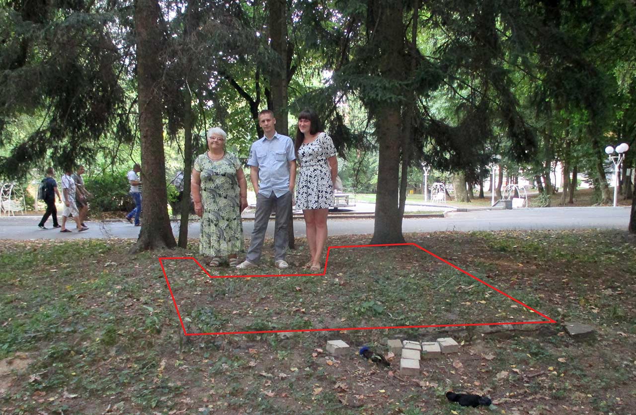 Miejsce w parku, gdzie stał pomnik Stalina. Usunięto go tuż po śmierci tyrana
