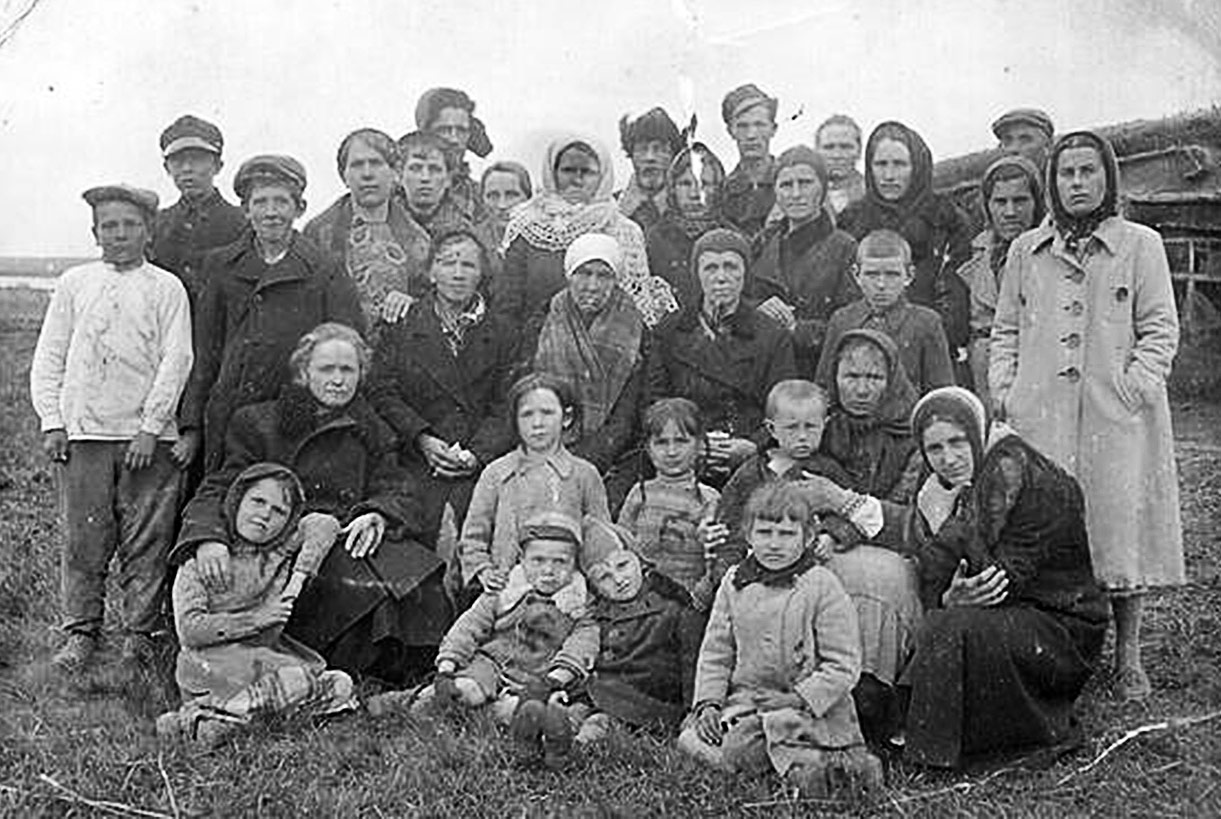 Rok 1940. Unikatowa fotografia Polaków deportowanych do Kazachstanu. Fot. ze zbiorow Janiny Figas