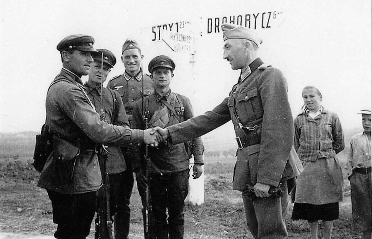 Spotkanie sowieckich i niemieckich żołnierzy pod Lwowem