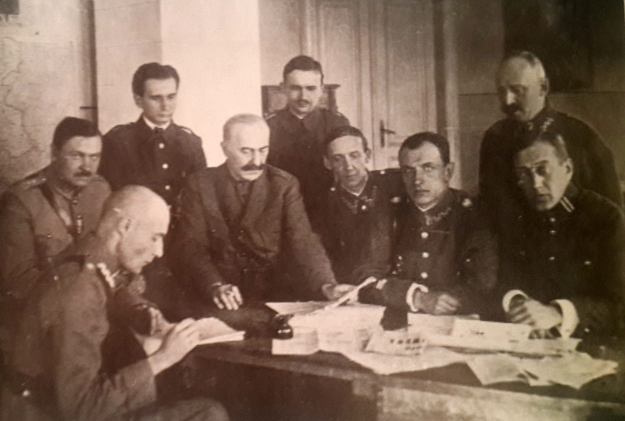 Korespondenci wojenni podczas wojny w 1920 roku. Po lewej - Małaczewski