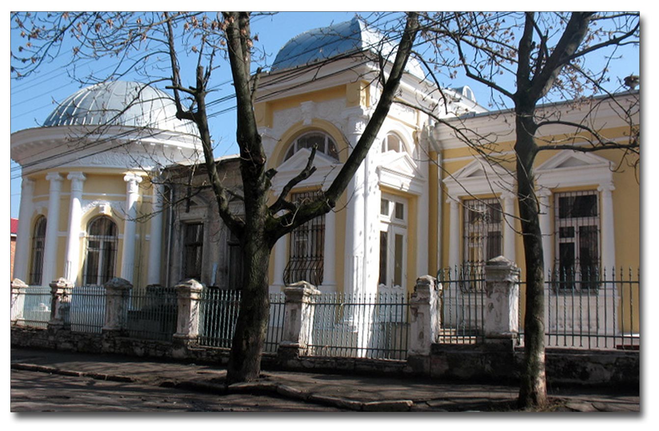Budynek w stylu Ludwika XIV na ul. Czkałowa w Winnicy. Źródło - off-top.com.ua