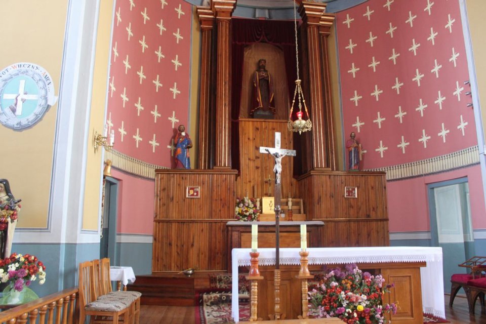 Ołtarz w kościele w Brahiłowie