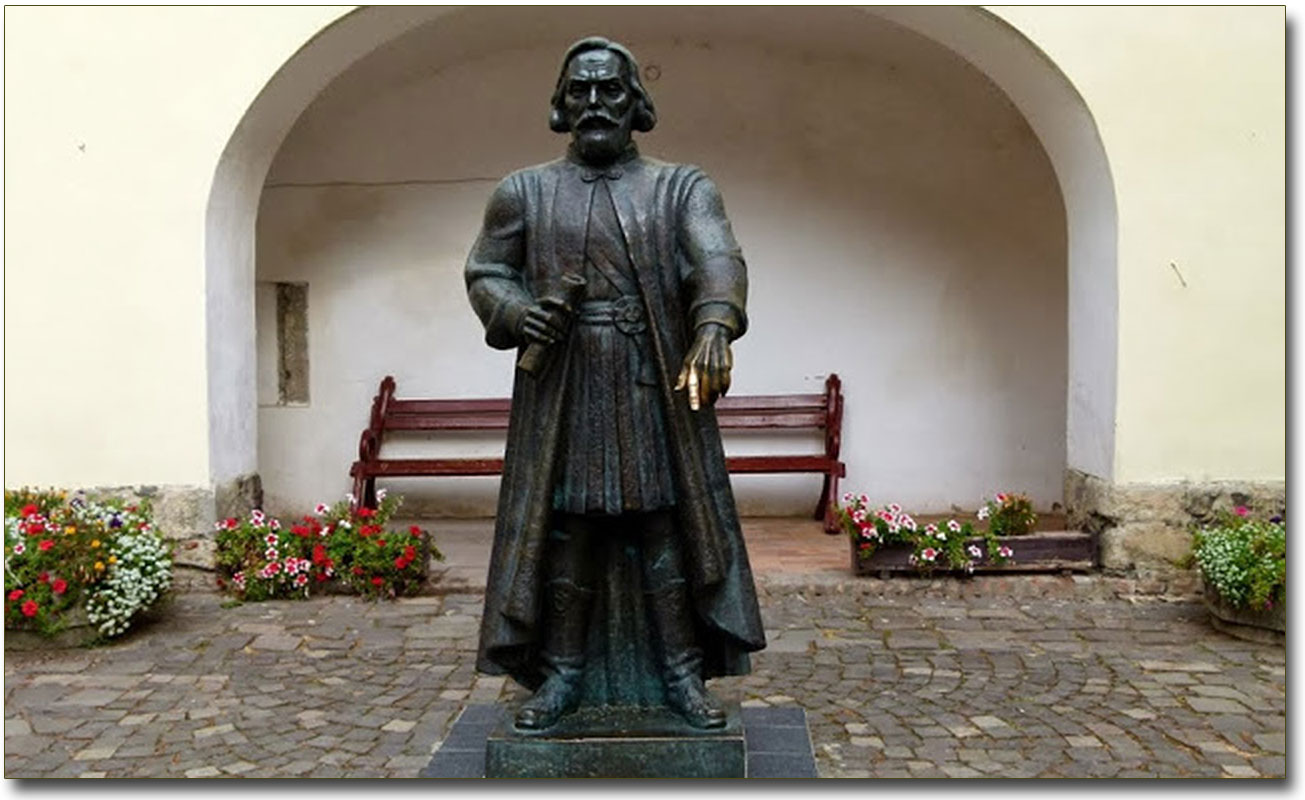 Pomnik Fiodorowi Koriatowiczowi w Mukaczewskim zamku - Pałance