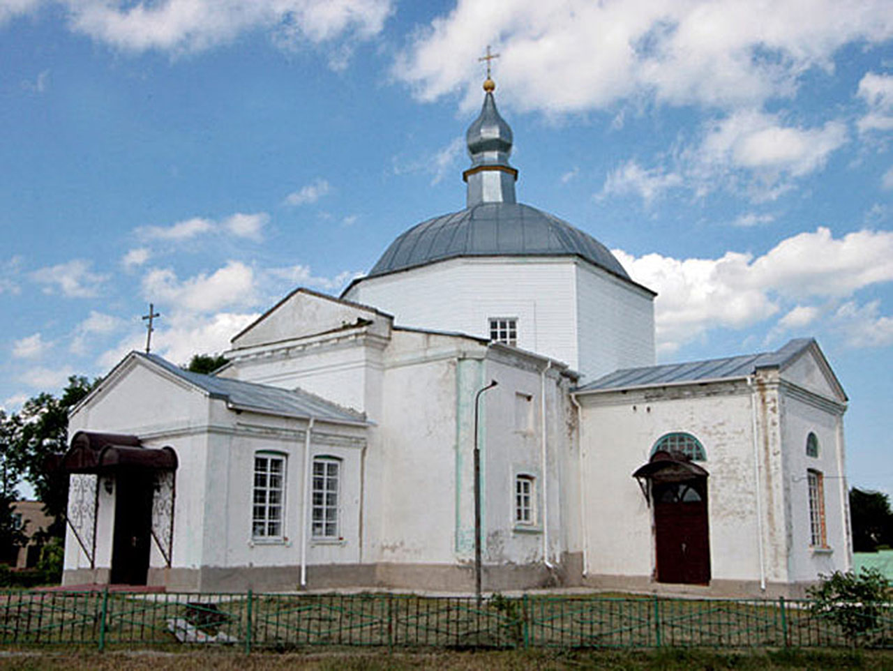 Kamienna cerkiew Wniebowzięcia Najświętszej Maryi Panny z 1821 roku w Piatyhorach. Źródło - ukrainaincognita.com