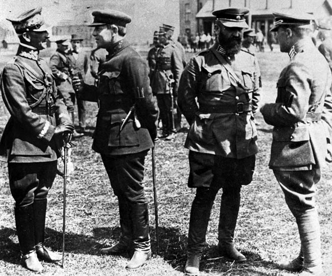 Generał Listowski w rozmowie z Petlurą oraz pułkownikami armii URL - Salskim i Bezruczką. Berdyczów 1920 r. (z archiwum A. Nieuważnego)