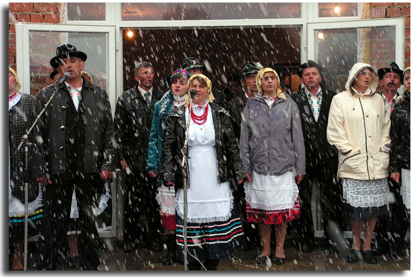 Polacy z  Bukowiny – przetrwali komunizm, więc niestraszny im śnieg