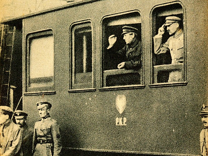 Winnica-Spotkanie Piłsudskiego i Petlury na Dworcu Kolejowym w Winnicy